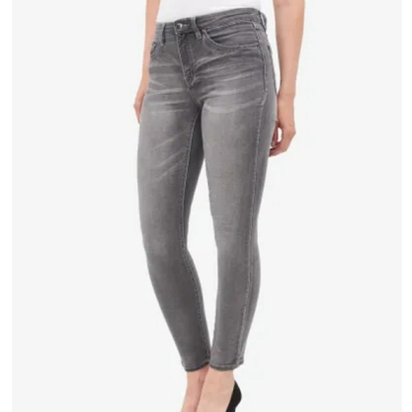 grey jegging pants